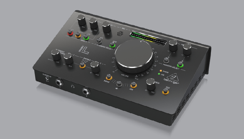 Точная работа с мониторными системами Behringer Studio L 